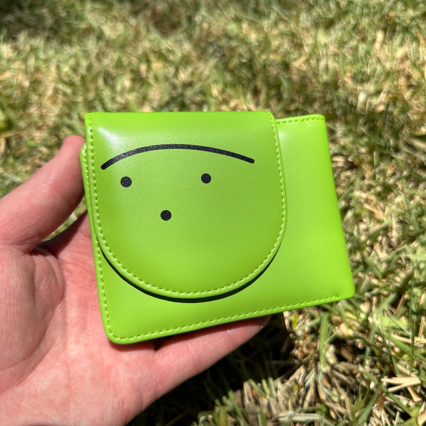 PRE-ORDER WORM WALLET